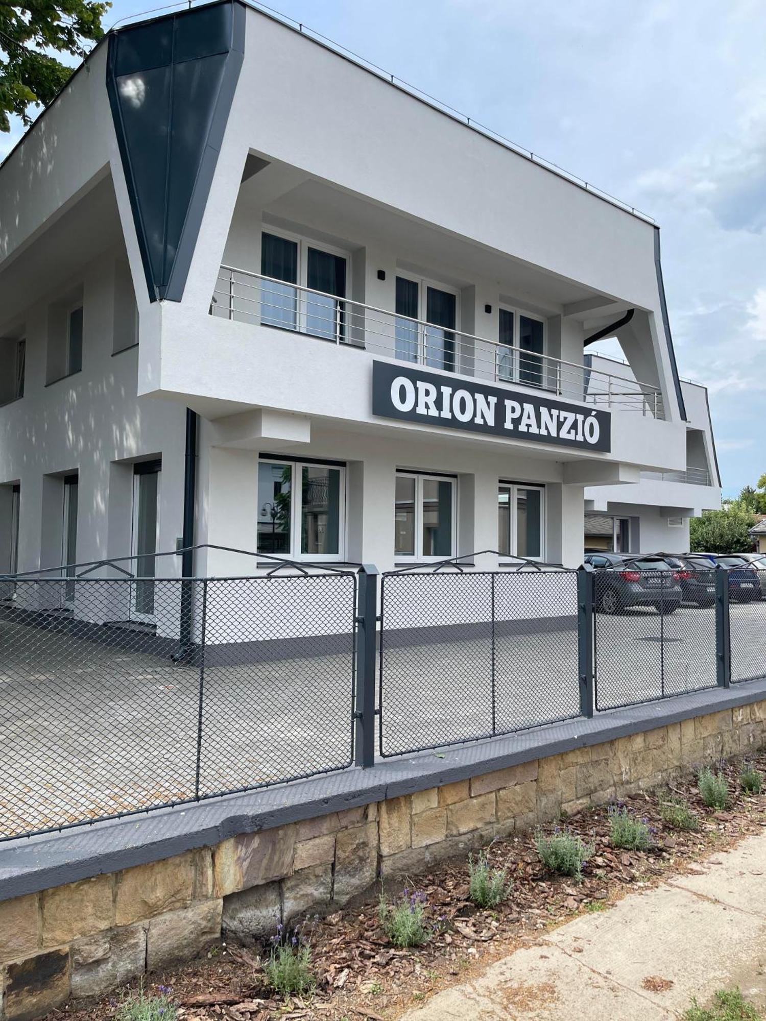 Orion Panzio Bed and Breakfast Hajdúszoboszló Eksteriør billede